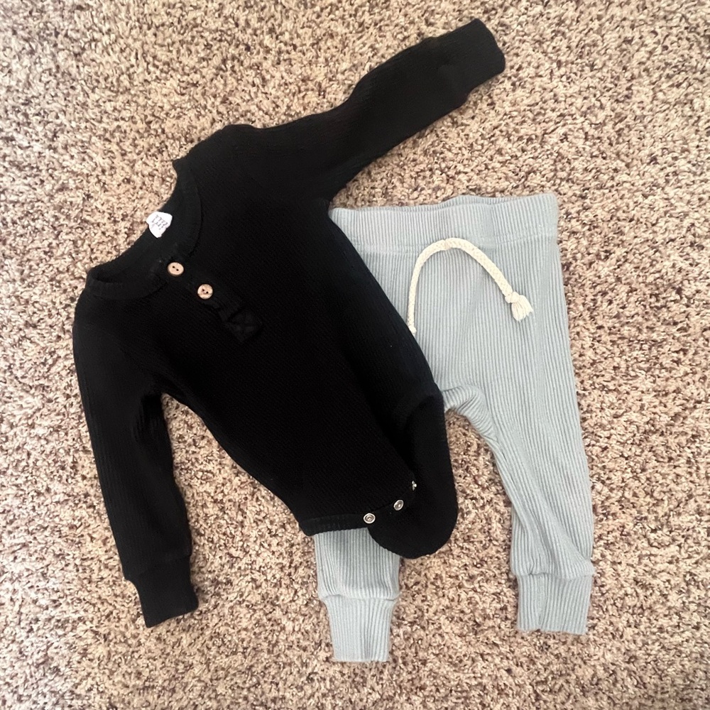 Black and Gray Kids Set Baby Onesie with Pants 6-12 Month Like New